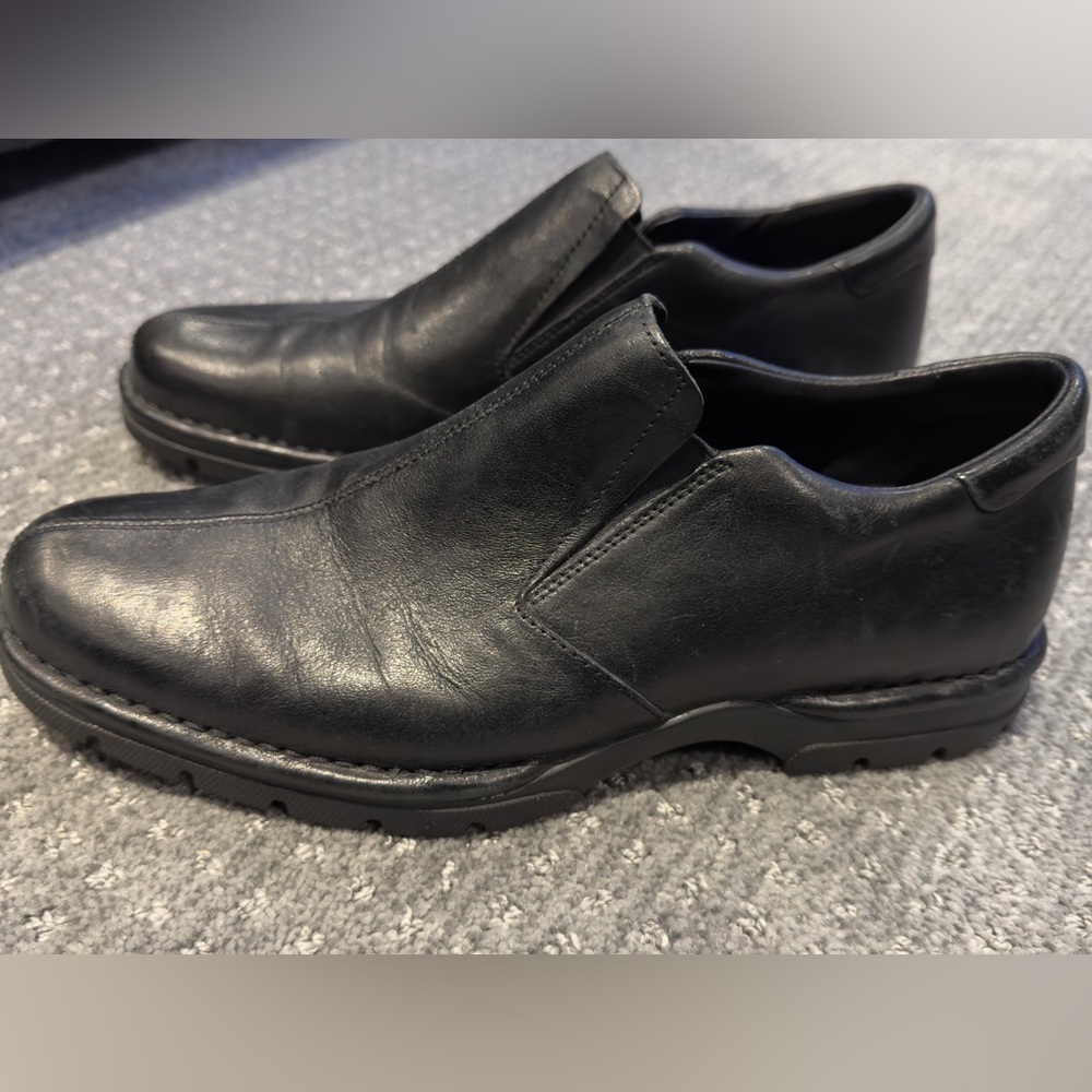 Cole Haan size 7.5, black